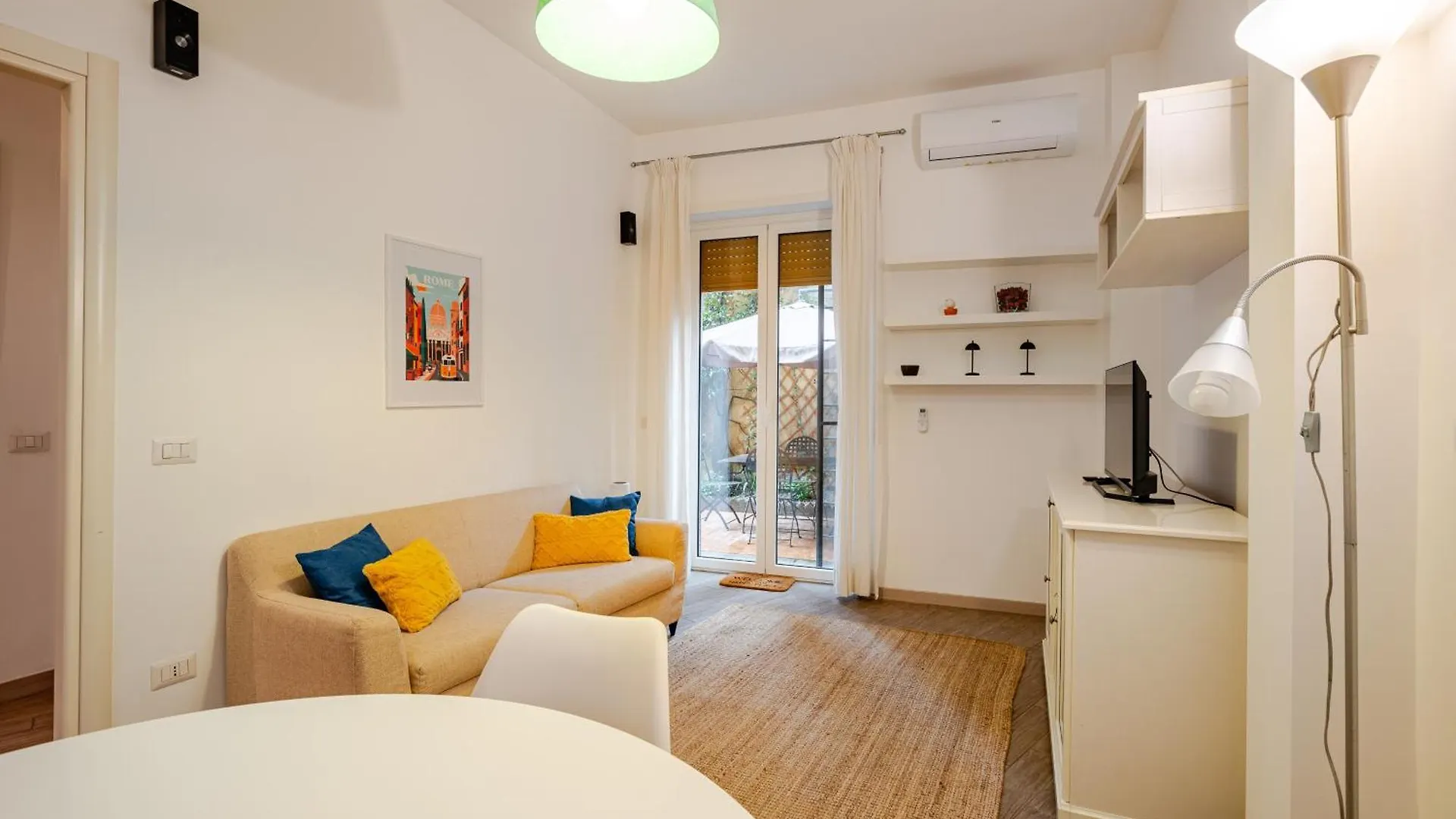 Appartamento Con Terrazza Vicino San Pietro Rome Apartment